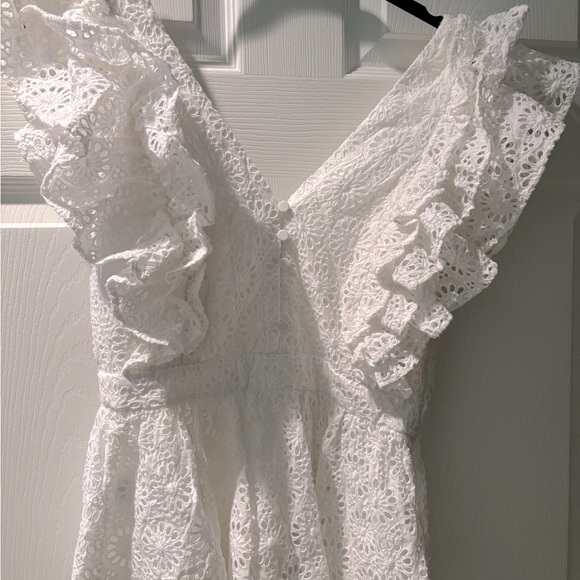 J. Crew Collection Floral Eyelet Lace Flutter Sleeve V Neck White Top XS - Picture 2 of 5